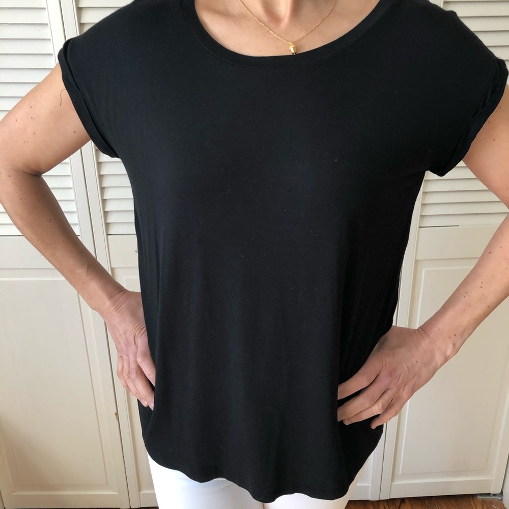 ⭐️BOGO FREE with Purchase⭐️ Black Tee w/ Detailing